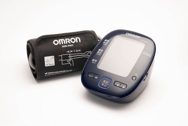 OMRON HEM-FM31 電子血圧計
