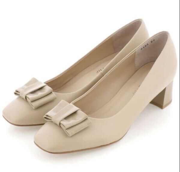 美品22.5cmJILLSTUART【ベージュ】スクエアトゥリボンパンプス