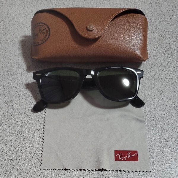 Ray-Ban サングラス ブラック WAYFARER RB2140-F 901/58 50□22
