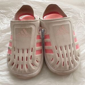 adidas ベビーサンダル ホワイト/ピンク 14cm