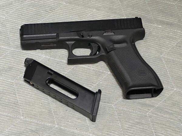 SRC Glock17 Gen5 Mos Co2ハンドガン
