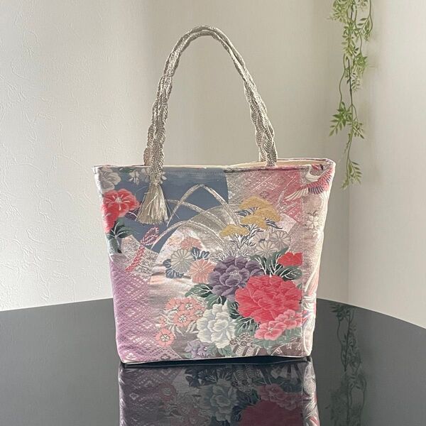 帯リメイクバッグ 丸文に花々ピンク トートバッグ Mサイズ 和装バッグ