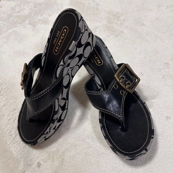未使用に近い COACH コーチシグネチャー 厚底サンダル 24.5㎝