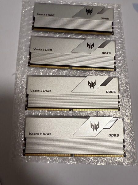 Acer Predator Vesta II DDR5 6000MHz メモリ 64GB (16GBx4) シルバー #1+#2