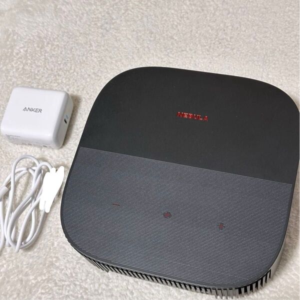 【最安値】 美品 NEBULA Vega Portable プロジェクター D2121本体+充電器 Anker nebura