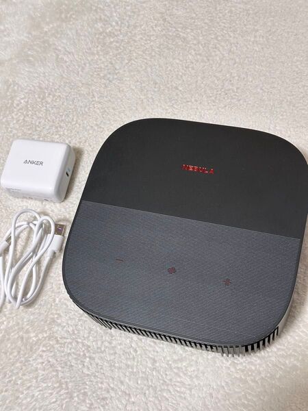 【最安値】 美品 NEBULA Vega Portable プロジェクター D2121本体+充電器 Anker nebura