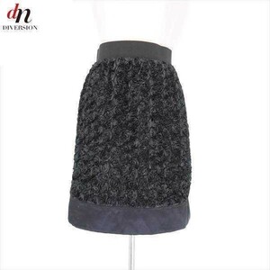 ships little black Ships little black solid rose rose motif lustre knees height skirt BLACK M