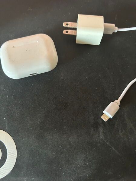 偽ポッズ airpods ワイヤレスイヤホン ジャンク品 充電器