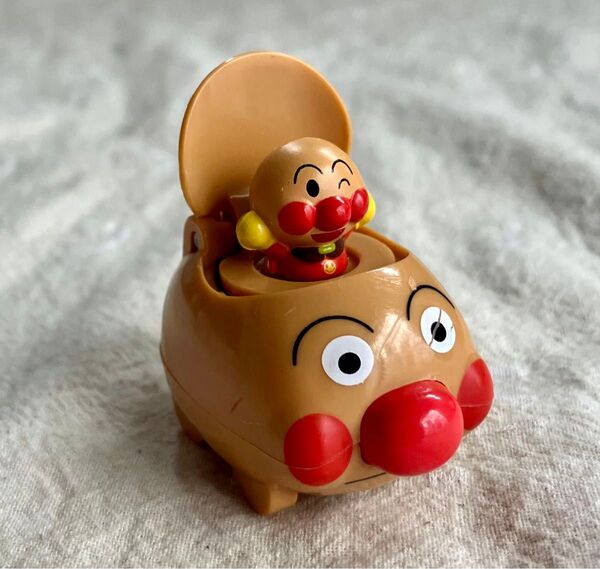 アンパンマン ガチャガチャ アンパンマン号