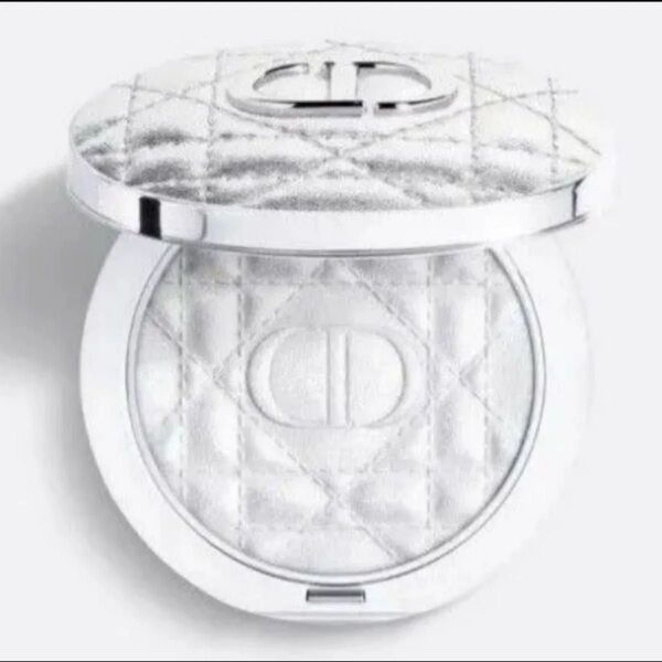 06 オパールシークイン Dior ディオールスキン フォーエヴァーグロウルミナイザー ハイライト