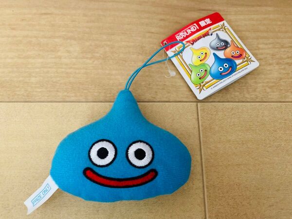 ラウンド1 限定 ドラゴンクエスト AM スライムのぬいぐるみキーホルダー 青
