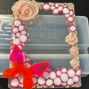 トレカケースレジン ハンドメイド ピンク バラ 蝶々