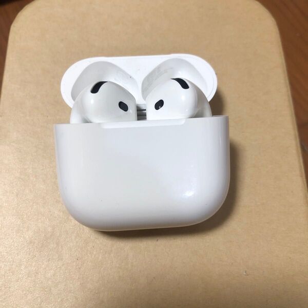 Apple AirPods 第4世代 ANC アクティブノイズキャンセリング搭載モデル)