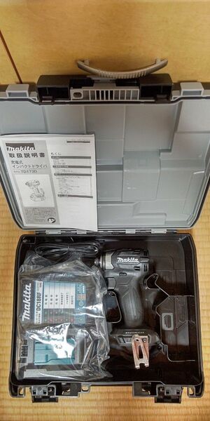 【送料無料】マキタ 18V充電式インパクトドライバ TD173DRGXB 本体 急速充電器 ケース 新品
