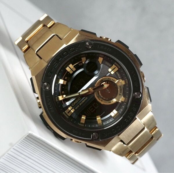 美品 稼働品CASIO G-SHOCK GST-210GD 金系 メタルバンド カシオ Gショック 電波ソーラー