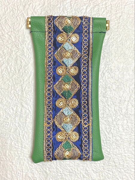 グリーン色 刺繍リボン付き バネ口 メガネ入れ 小物入れポーチ