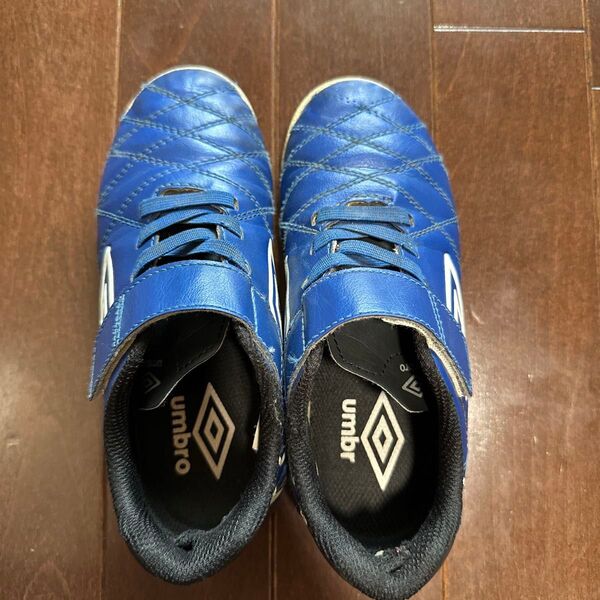 UMBRO サッカートレーニングシューズ キッズ ブルー18.5cm