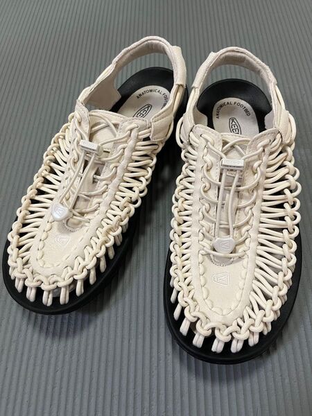 KEEN UNEEK BIRCH/BLACK 26.5cm キーン ユニーク サンダル バーチ ブラック