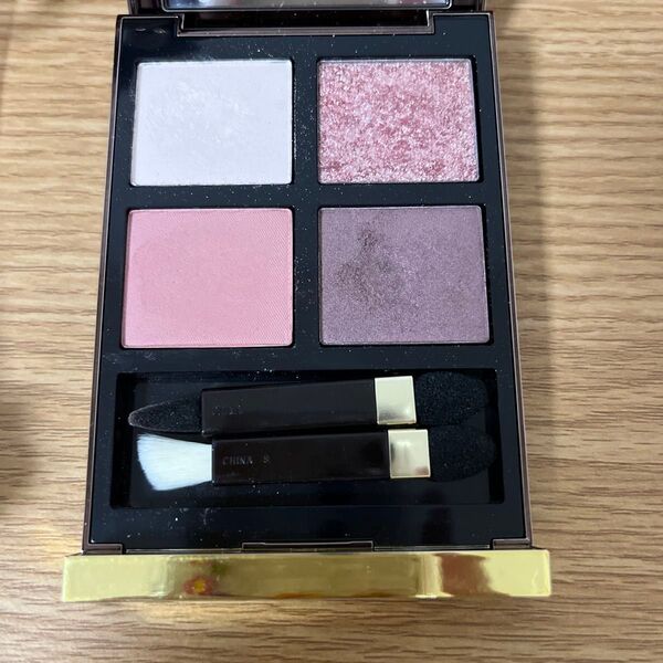 TOM FORD アイカラークォード30 インソレントローズ アイシャドウ