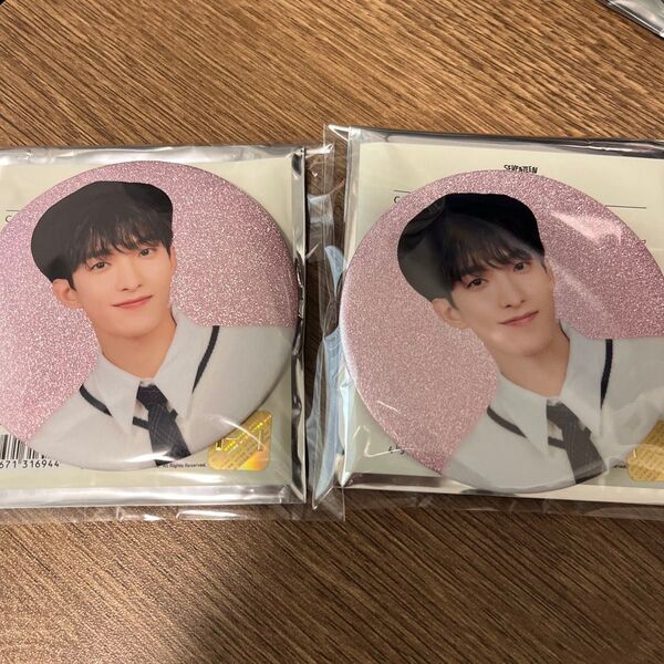 SEVENTEEN セブチ HOLIDAY 缶バッジ ドギョム DK 2個セット