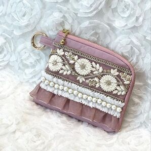 多目的L字ファスナーミニポーチ☆ インド刺繍リボン&パールフリル☆撥水加工生地☆くすみピンク☆お財布や小物入れに☆ハンドメイド