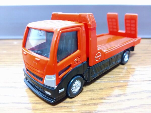 トミカプレミアム 日産 トランスポーター ※トラックのみ、箱なし