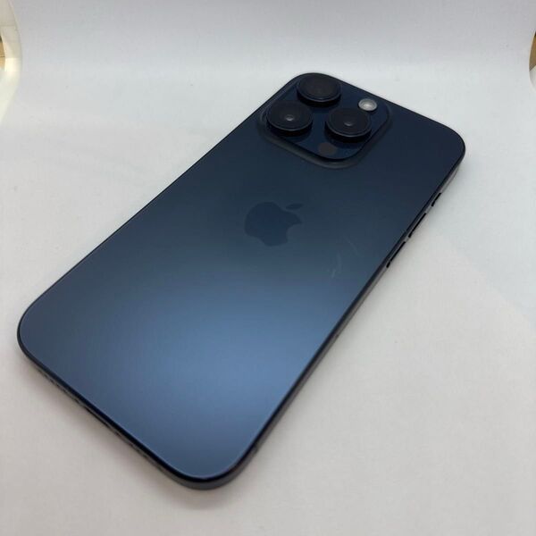 iPhone 15 Pro ブルーチタニウム バッテリー96%