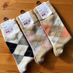 UNIQLOユニクロ レギュラーソックス3足セット ★消臭 25〜27cm アーガイル柄の色違い3色♪