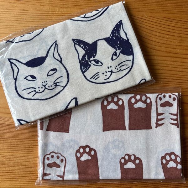 可愛い猫柄 手ぬぐい 2枚セット♪ 猫いっぱい にくきゅうもいっぱい 包帯も可愛い!!