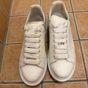 McQueen オーバーサイズドスニーカー ホワイト/シルバー