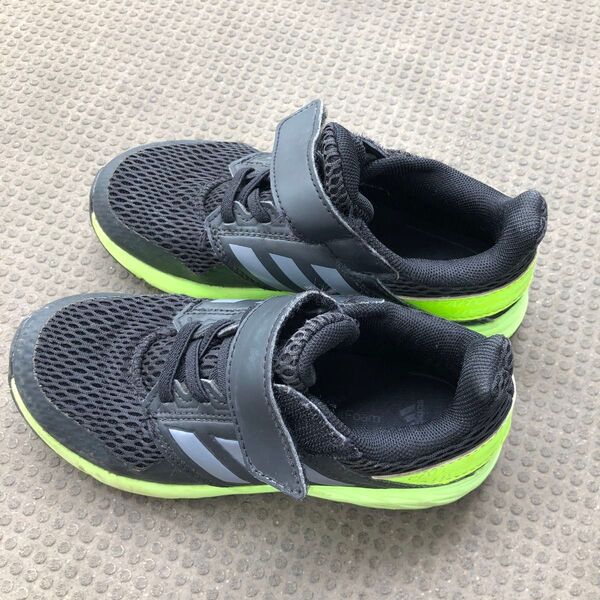 adidas 子供用スニーカー 19cm ブラック×グリーン