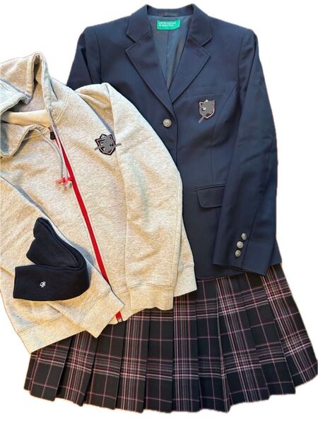 UNITED COLORS OF BENETTON. 制服4点セット Lサイズ