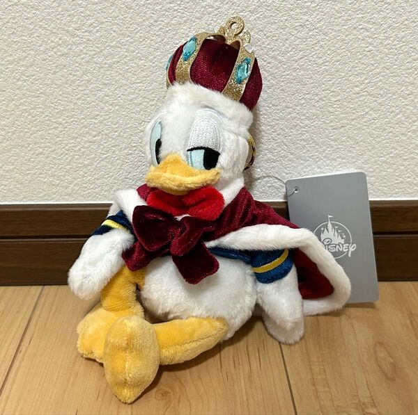 ディズニーストア.jp限定ドナルド THE KING BIRTHDAY ぬいぐるみキーホルダー