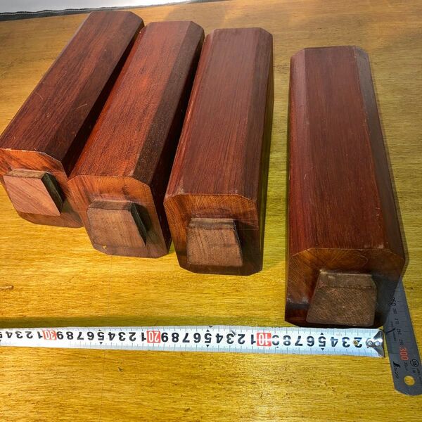 座卓の脚4本セットです。天然木 DIY 大工道具 貴重な赤木(包丁の枝)やカンナの台などにも加工してお使い出来ます。 鉋 パドック