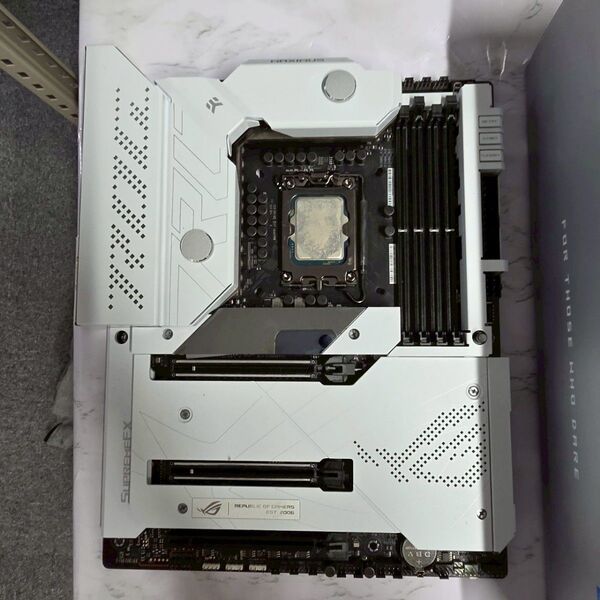 ASUS ROG MAXIMUS Z690 Formula + Core i9 14900KS