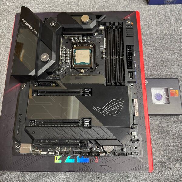 ASUS ROG MAXIMUS XI FORMULA + Core i9 9900KF