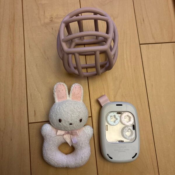 ファミリア ウサギ型タオル生地ラトル 携帯型ガラガラ ボール