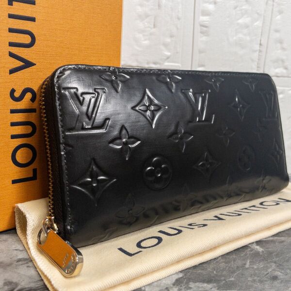 《美品》LOUIS VUITTONルイヴィトン ヴェルニ ジッピーウォレット ラウンドファスナー 長財布 ブラックモノグラム