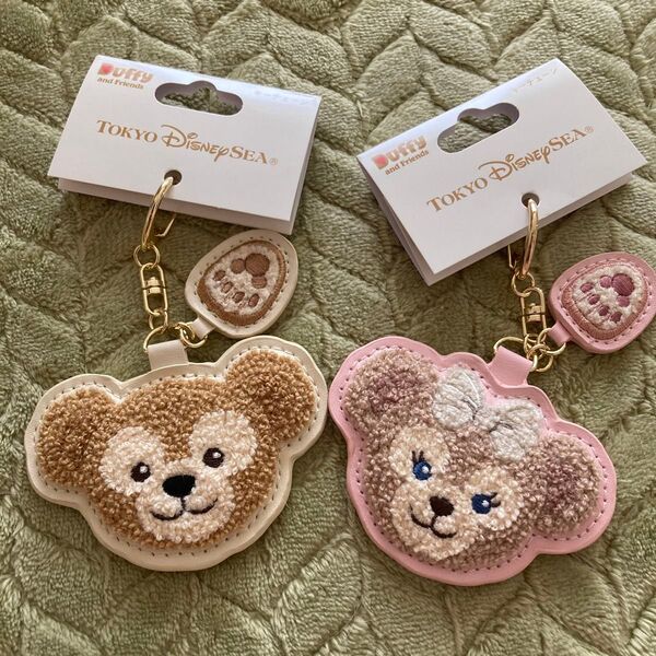 ディズニーシー ダッフィー シェリーメイ 刺繍 キーチェーン 新品