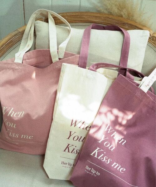 Her lip to Organic Cotton Tote Bag