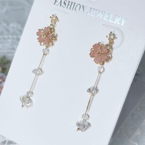 ロングピアス ピンク 花 桜 フラワー ビーズ クリア