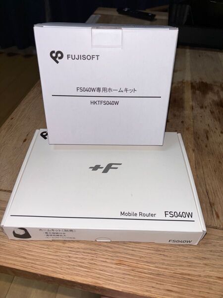 FUJISOFT モバイルルーター FS040W ホームキットのセット