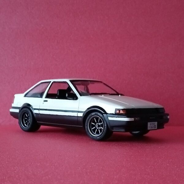 フジミ1/24 トレノAE86 2ドア 完成品