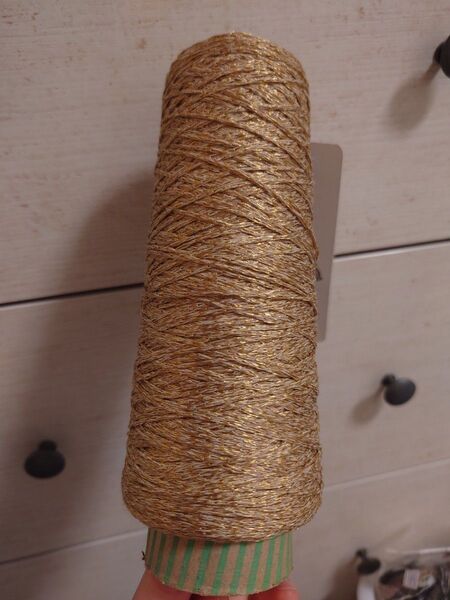 ITORICOT リリー 金色 毛糸 100g