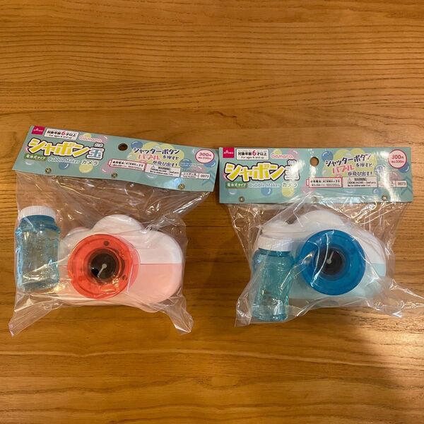 ダイソー シャボン玉カメラ 電池式タイプ ブルー1個 ピンク1個