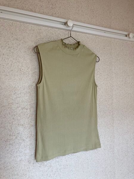トップス ノースリーブカットソー タートルネック ノースリーブ カットソー ベージュ