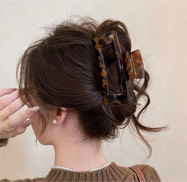 大きめヘアクリップ ベッコウ 10cm 四角 レオパード 韓国 ヘアクリップ