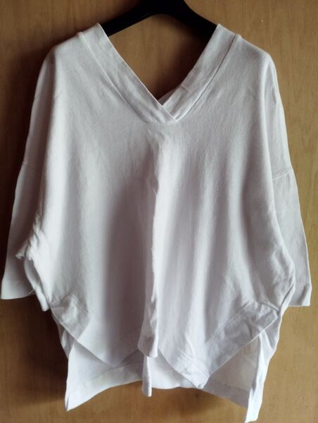 【未使用品】レディース★SUGARLIPS VネックTシャツ/カットソー フリーサイズ ゆったり 体型カバー