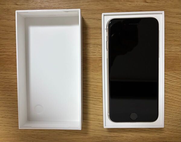 Apple iPhone SE (第3世代) スターライト