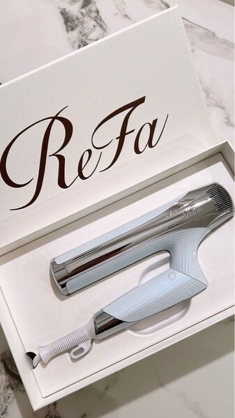 リファ ドライヤー RE-AX-02A 2024年製 ホワイト